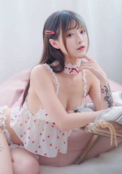 天天摸日日摸狠狠_蓝光免费全集观看