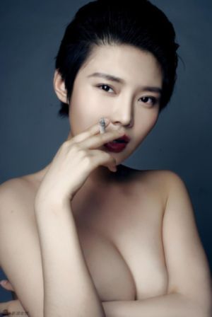 国产欧美日韩制服在线_BD国语免费观看视频
