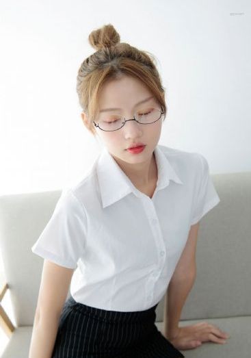女人叉开大腿见b_国产剧HD在线观看