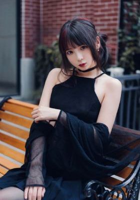 护士露出双乳让老头玩弄_DVD电影完整版在线观看